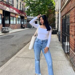 Zara size 4, straight leg jeans. Great condition, strong material. Worn 3-4times